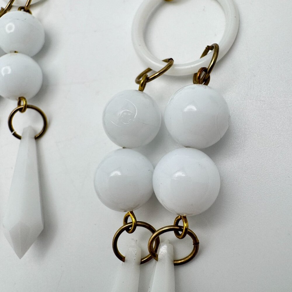 White Dangle Earrings Vtg Plastic Bead Drops Gold-Tone Accents Lightweight Long - Picture 6 of 8
